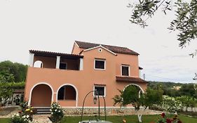 Yiouli Holiday Home